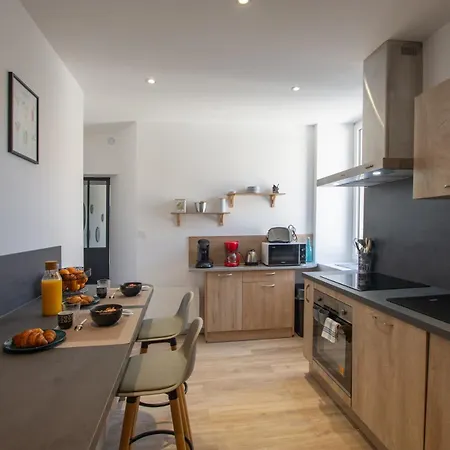 T4 Cosy Centre Chateau Wifi Apartment